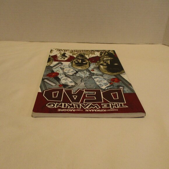 The Walking Dead TPB Volume 1 Red White Black Graphic Zombie Fighting Comic Book - Picture 12 of 13